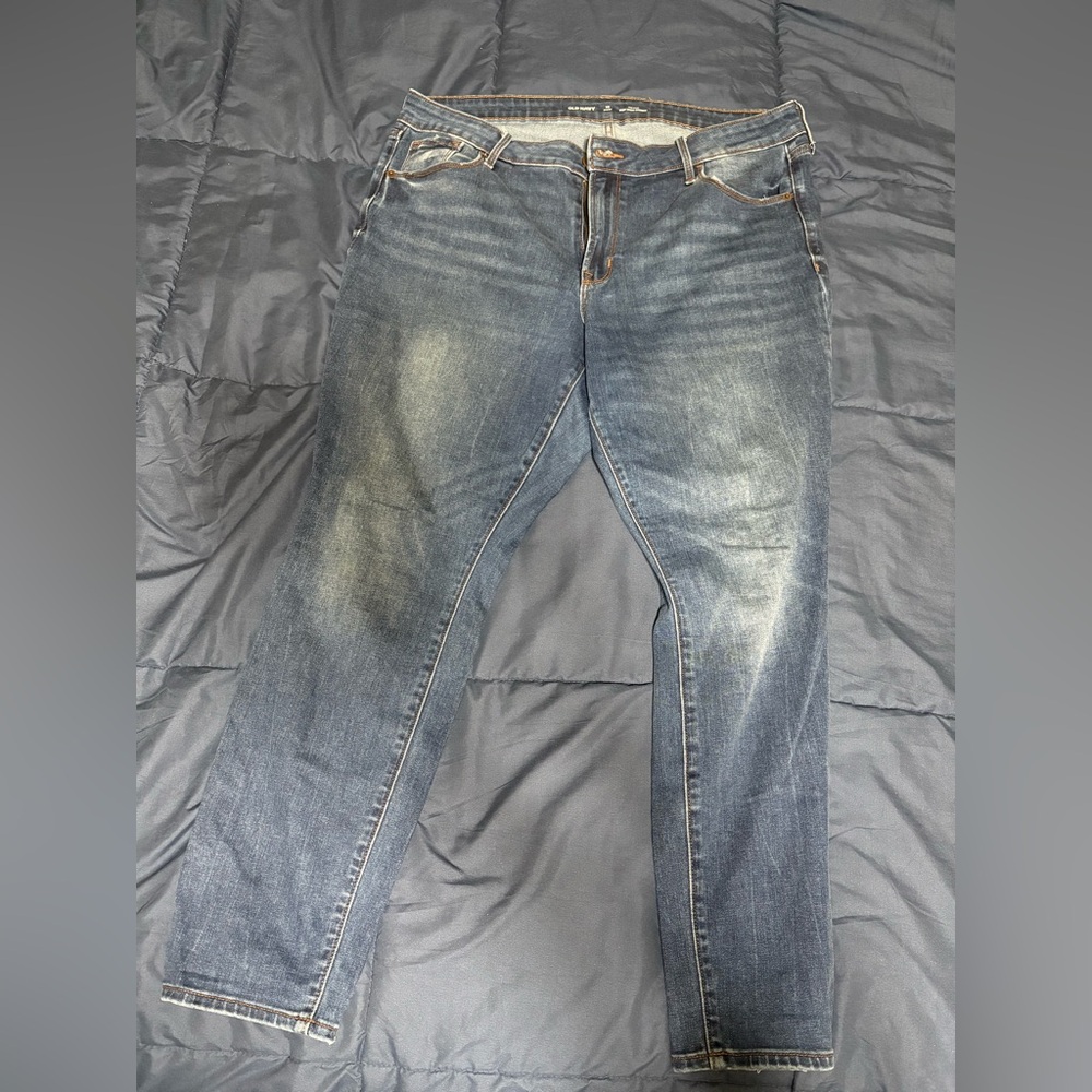 Woman’s Old Navy Skinny Jeans